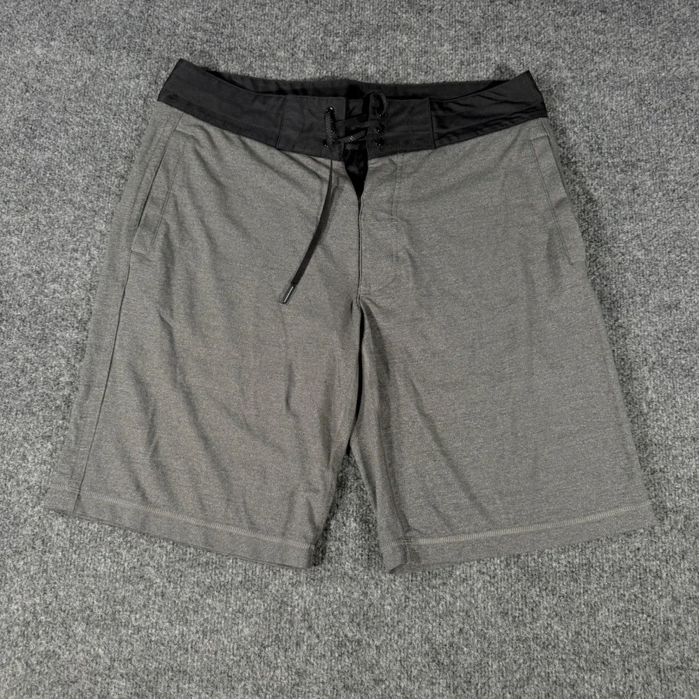 Lululemon Current State Board Shorts Mens 34 Gray Black Swim Trunks Surfing